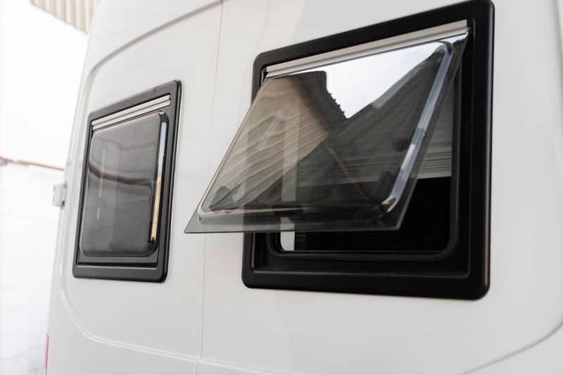 En venta Mercedes-Benz Sprinter Camper L3H2 Blanco 2024 Madrid foto 4