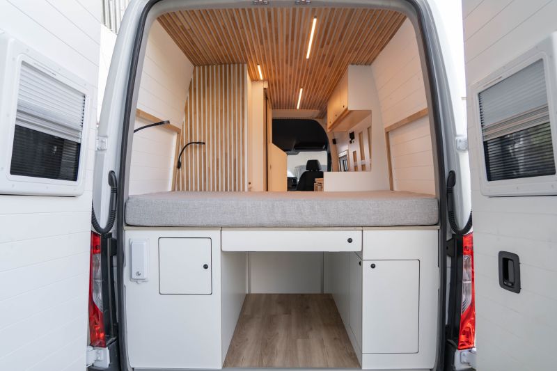 En venta Mercedes-Benz Sprinter Camper L3H2 Blanco 2024 Madrid foto 13