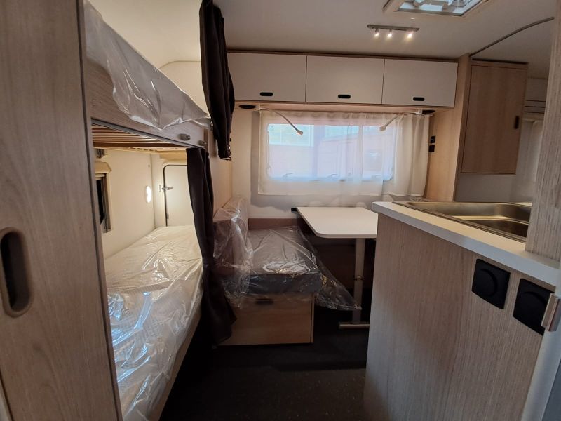 En venta Adria ADRIA AVIVA 472 PK  Blanco 2024 Barcelona foto 7