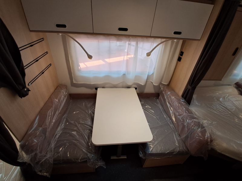 En venta Adria ADRIA AVIVA 472 PK  Blanco 2024 Barcelona foto 14