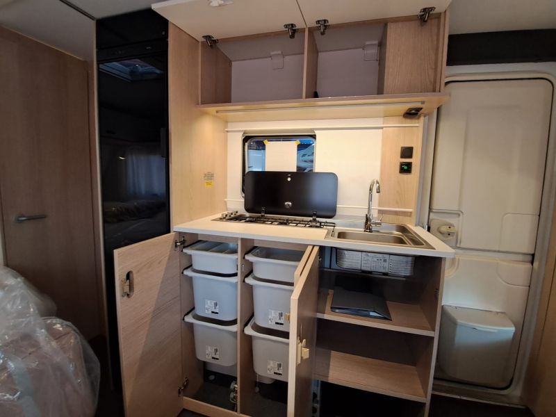 En venta Adria ADRIA AVIVA 472 PK  Blanco 2024 Barcelona foto 16