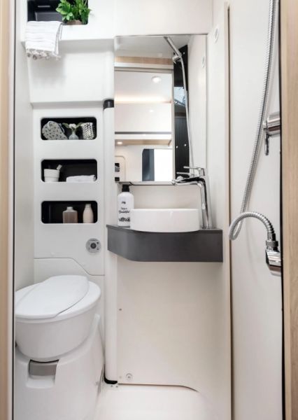 En venta Giotti LineGlobecar GIOTTILINE GIOTTIVAN 60FT FORD 170 VAN EXCLUSIVE 2024 Blanco 2024 Barcelona foto 36