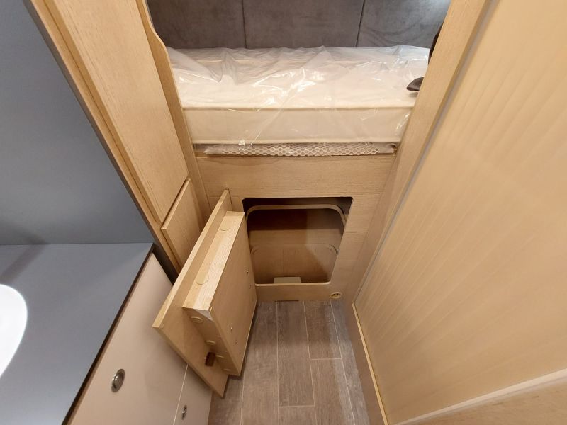 En venta Giotti LineGlobecar GIOTTILINE COMPACT 60 PRIVILEGE 140 CV  Blanco 2024 Barcelona foto 18