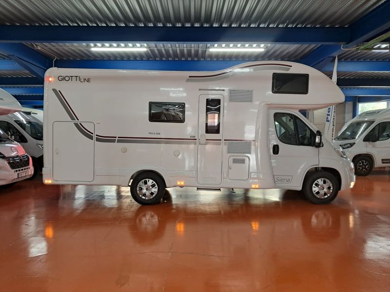 En venta Giotti LineGlobecar GIOTTILINE CITROËN JUMPER SIENA 440 PSA PLUS 140 PRIVILEGE Blanco 2026 Barcelona foto 2