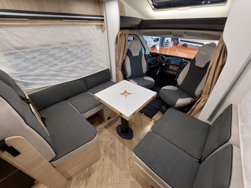 En venta Challenger CHALLENGER 384 PEUGEOT ETAPE EDITION 140  Gris 2024 Barcelona foto 9