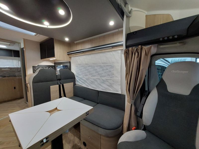 En venta Challenger CHALLENGER 384 PEUGEOT ETAPE EDITION 140  Gris 2024 Barcelona foto 10