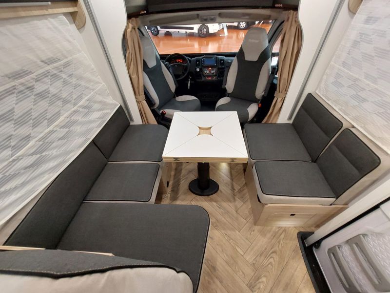 En venta Challenger CHALLENGER 384 PEUGEOT ETAPE EDITION 140  Gris 2024 Barcelona foto 13
