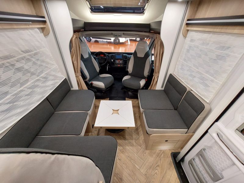 En venta Challenger CHALLENGER 384 PEUGEOT ETAPE EDITION 140  Gris 2024 Barcelona foto 16