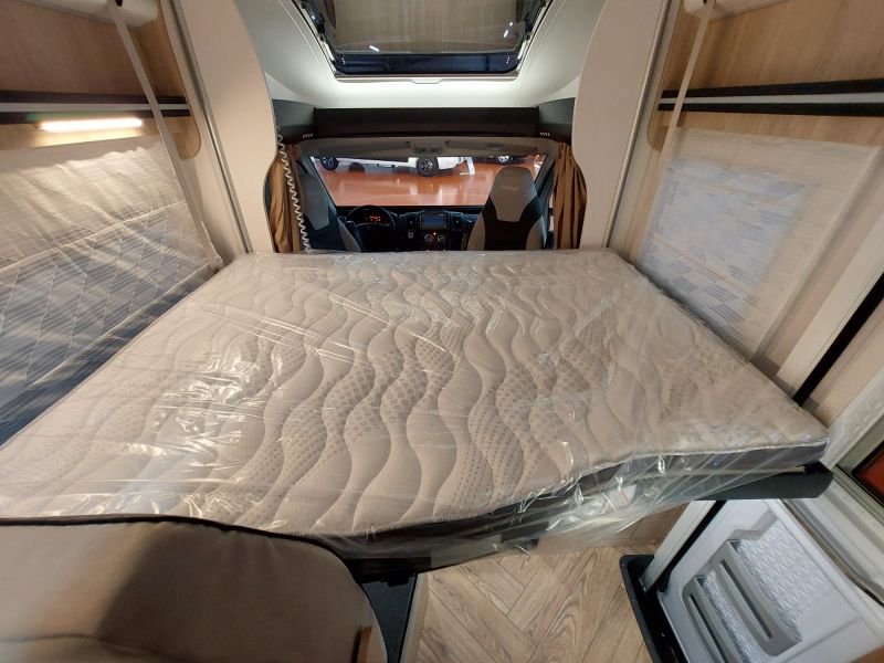 En venta Challenger CHALLENGER 384 PEUGEOT ETAPE EDITION 140  Gris 2024 Barcelona foto 17