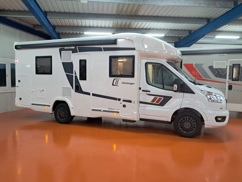 En venta Challenger Challenger Ford 380 Break Edition  Blanco 2026 Barcelona foto 2