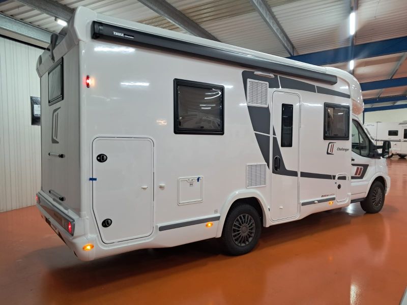 En venta Challenger Challenger Ford 380 Break Edition  Blanco 2026 Barcelona foto 3