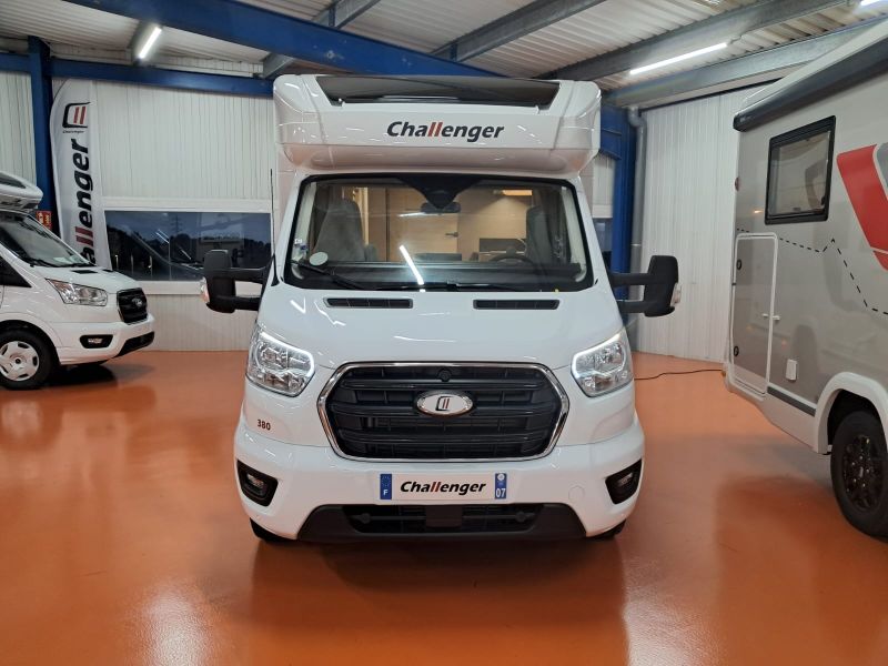 En venta Challenger Challenger Ford 380 Break Edition  Blanco 2026 Barcelona foto 4