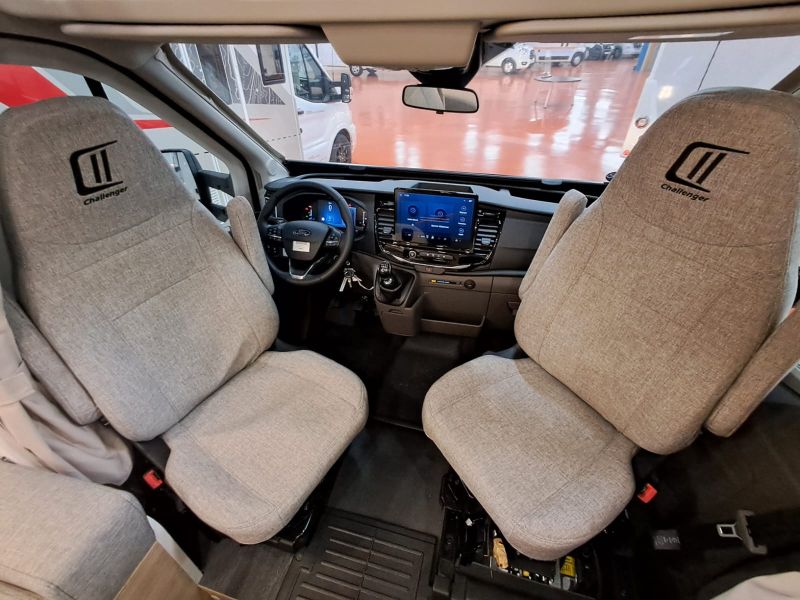 En venta Challenger Challenger Ford 380 Break Edition  Blanco 2026 Barcelona foto 7