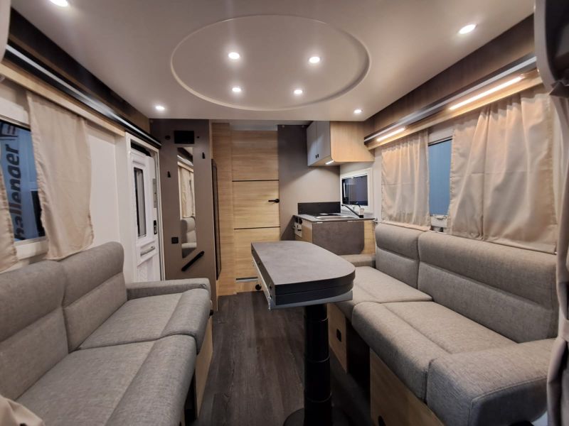 En venta Challenger Challenger Ford 380 Break Edition  Blanco 2026 Barcelona foto 10