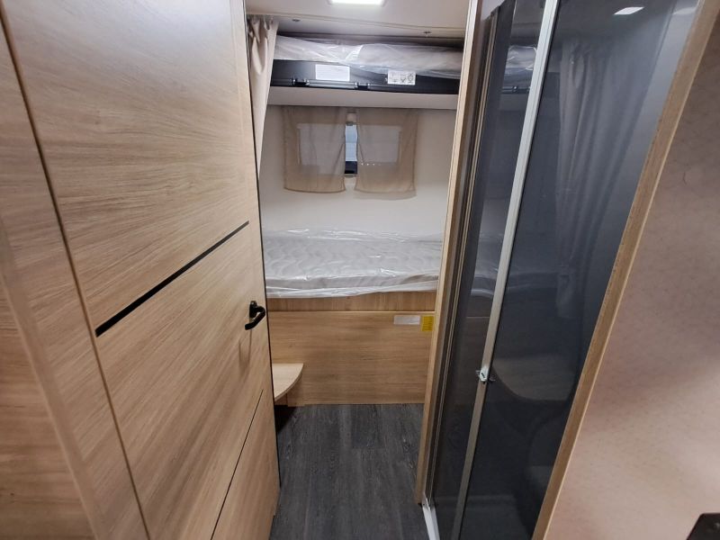 En venta Challenger Challenger Ford 380 Break Edition  Blanco 2026 Barcelona foto 13