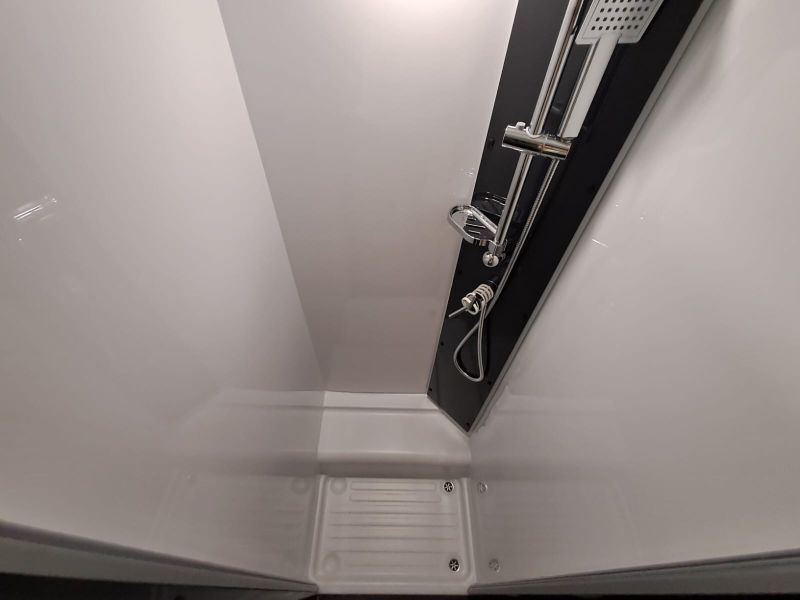 En venta Challenger Challenger Ford 380 Break Edition  Blanco 2026 Barcelona foto 18