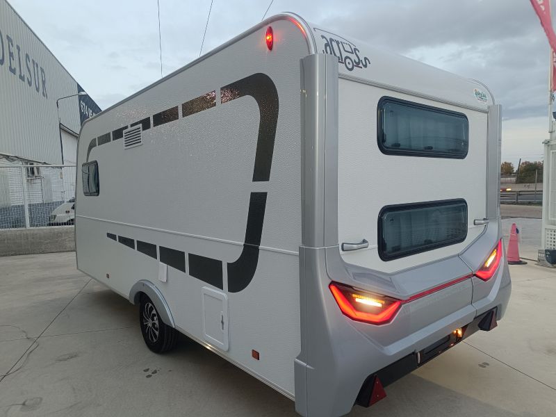 En venta Across Premium 432 CDL  JOVEN Blanco 2026 Toledo foto 2